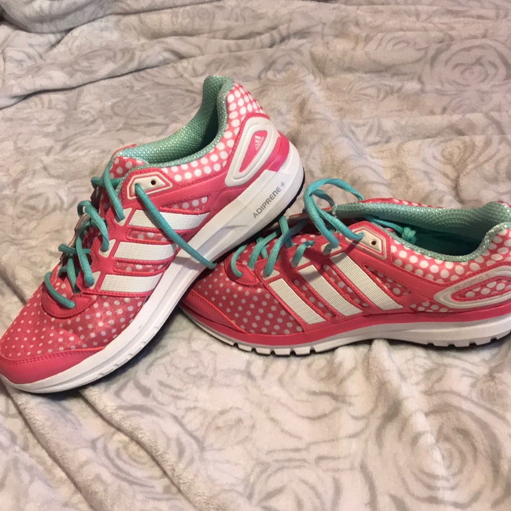 *NEVER WORN** ADIDAS polka dot running shoes